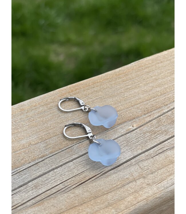 Osmose Small Flower Petal Earrings