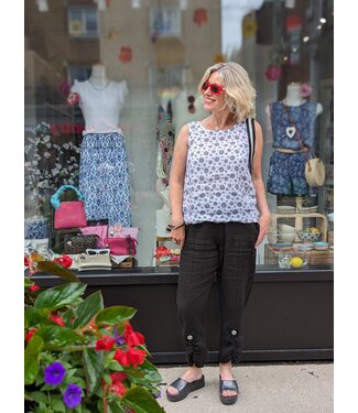 Ankle Length Linen Pants w/Button - Black