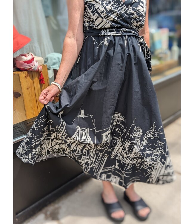 Sleeveless City Scene Dress - Black