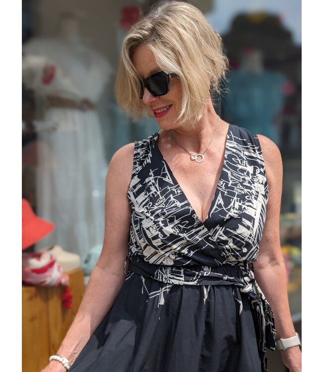 Sleeveless City Scene Dress - Black