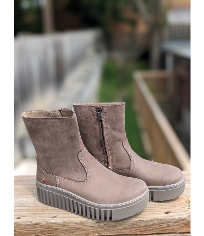 The Art Company Brighton - No Buck Taupe