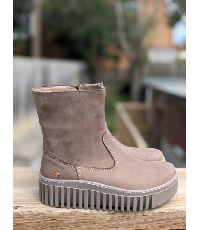 The Art Company Brighton - No Buck Taupe