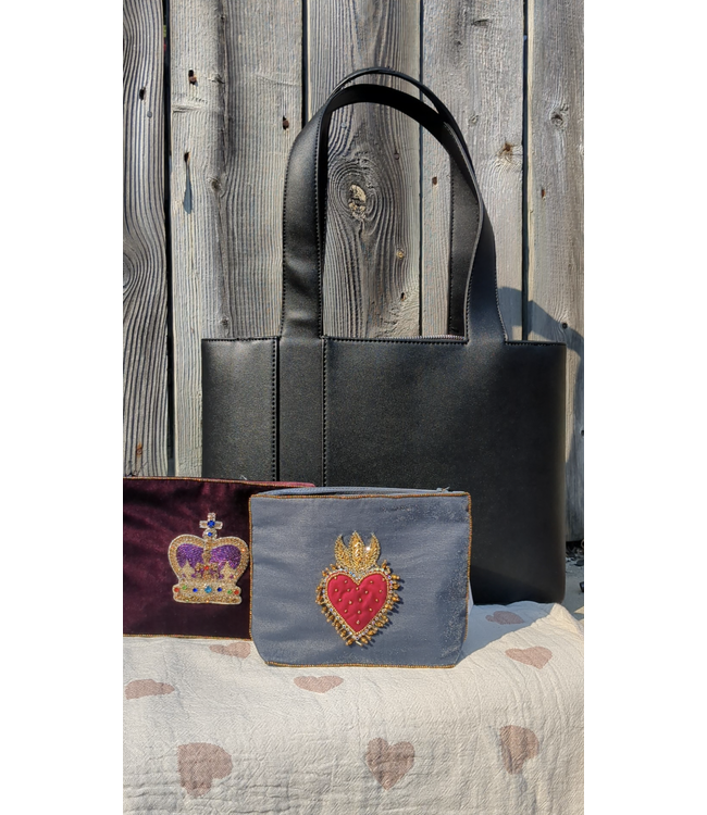 Abbott Velvet Pouch w/Heart - Grey