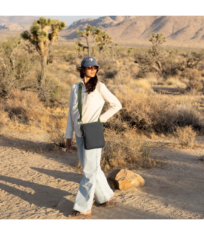 Travelon Anti-Theft Slim Crossbody - Black