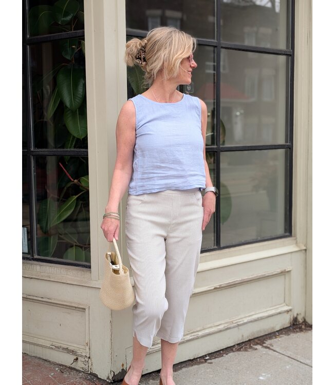 Hue Vertical Stripe Pedal Pusher Pants - Taupe