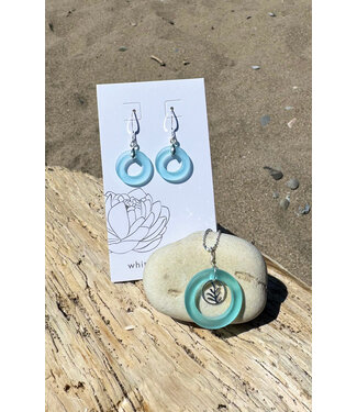 White Lotus Design Circular Seaglass & Fern Necklace - Aqua