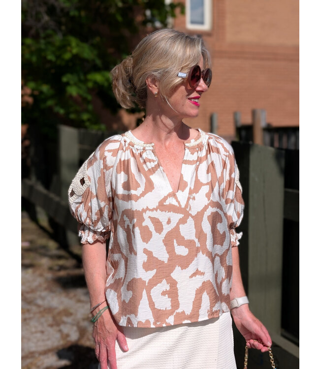 NKN Puff Sleeve Blouse w/ Applique - Sand