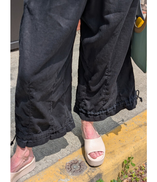 Sova Design Strasbourg Cinch Linen Pants  - Black