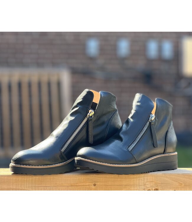 Django & Juliette Double Zipper Leather Boots - Black