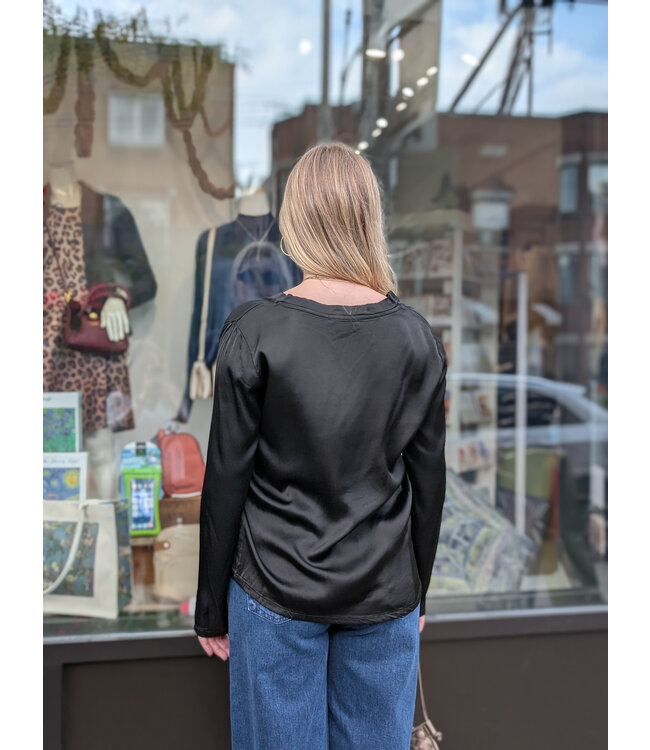 Astrid Sateen V-Neck Long Sleeve - Black