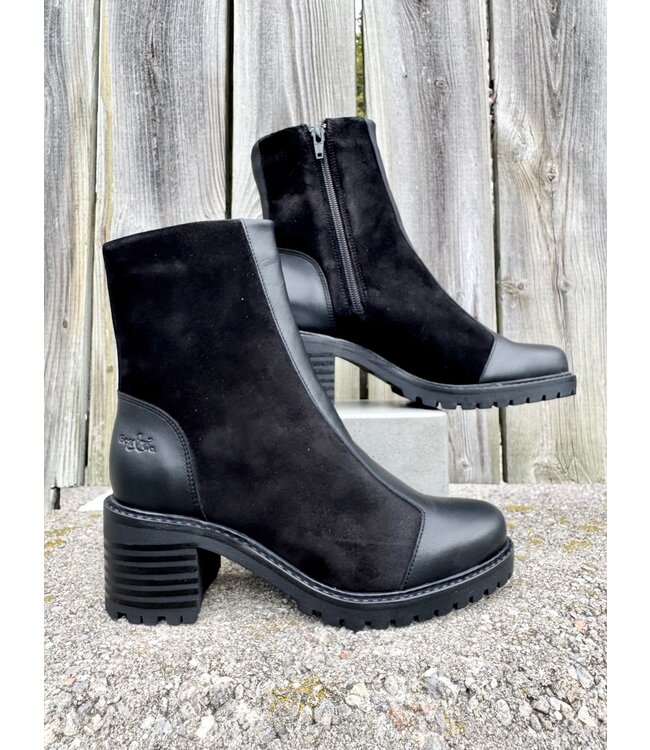 Bos&Co Ingrid Sued/Leather Booties - Black