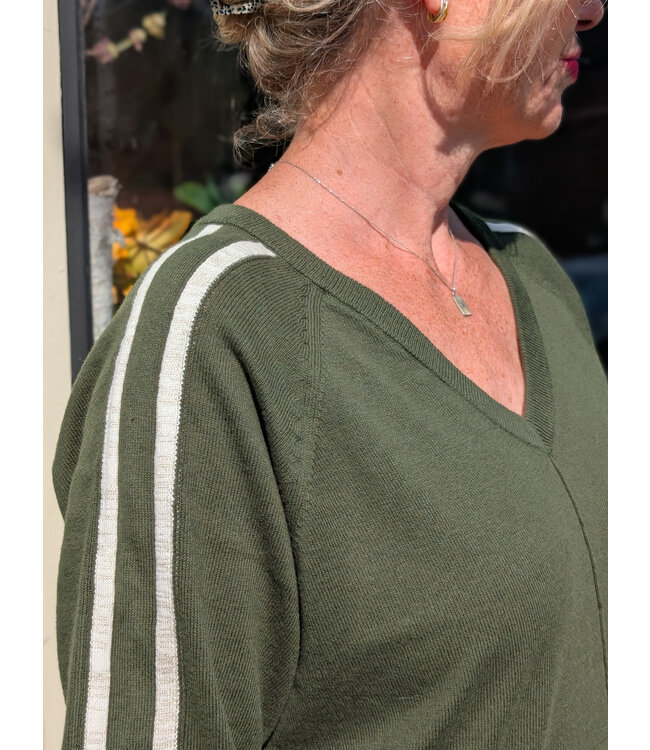 Cream CrAnva V-neck Pullover - Rifle Green