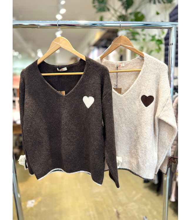 Made in Italy V-Neck Heart Sweater -
