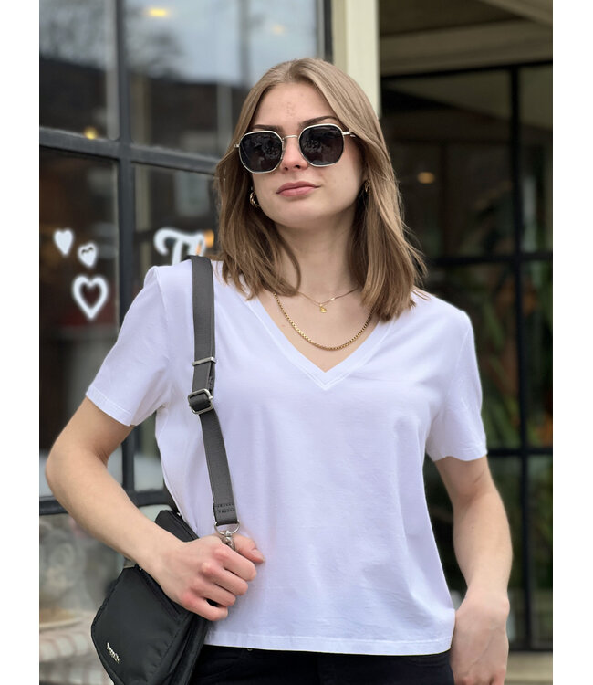 Gentle Fawn Lucy V-Neck Cropped T-Shirt - White