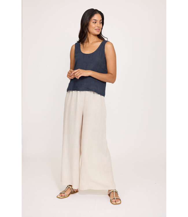 Pistache Sleeveless Linen Scoop Top - Navy