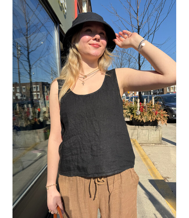 Pistache Sleeveless Linen Scoop Top - Black