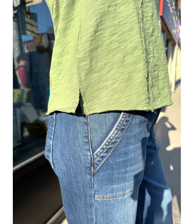 Mododoc Half Sleeve Split V Tee - Hazel