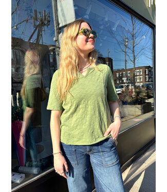 Mododoc Half Sleeve Split V Tee - Hazel