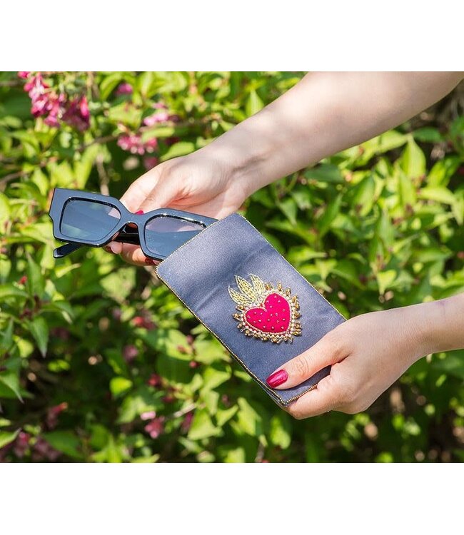 Abbott Velvet Glasses Case - Heart