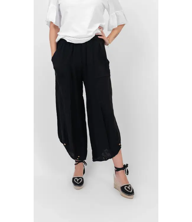 Pull-On Linen Balloon Hem Capri - Black