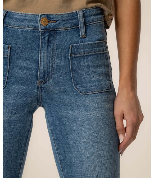 KUT Jeans Amy Crop Straight Leg Roll Up Fray - Concern