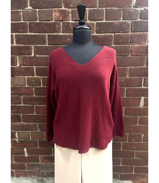 Angela Mara Roll Hem V-Neck Pullover - Wine