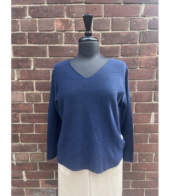Angela Mara V-Neck Pullover - bLUE