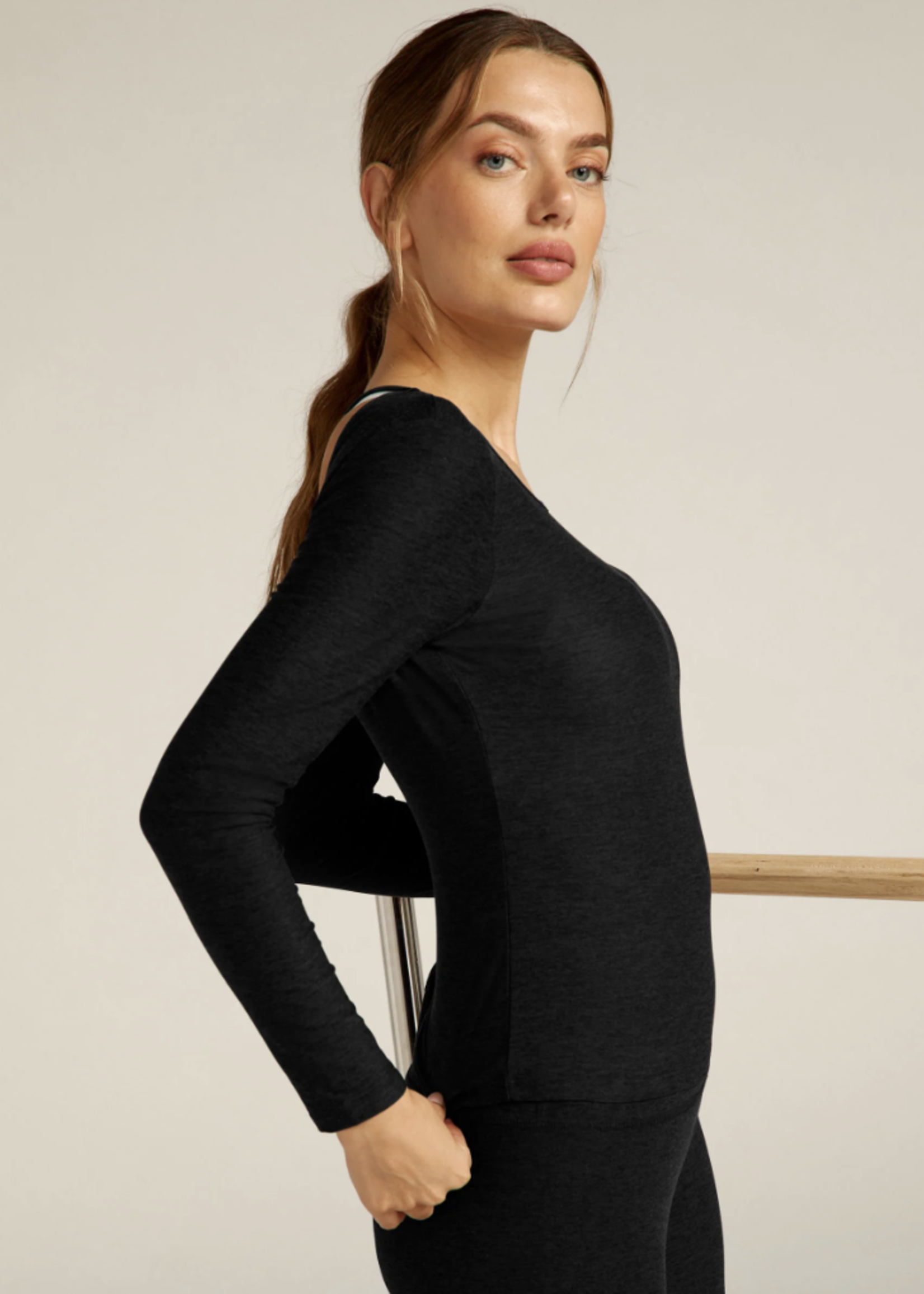 Beyond Yoga Featherweight In the loop pullover