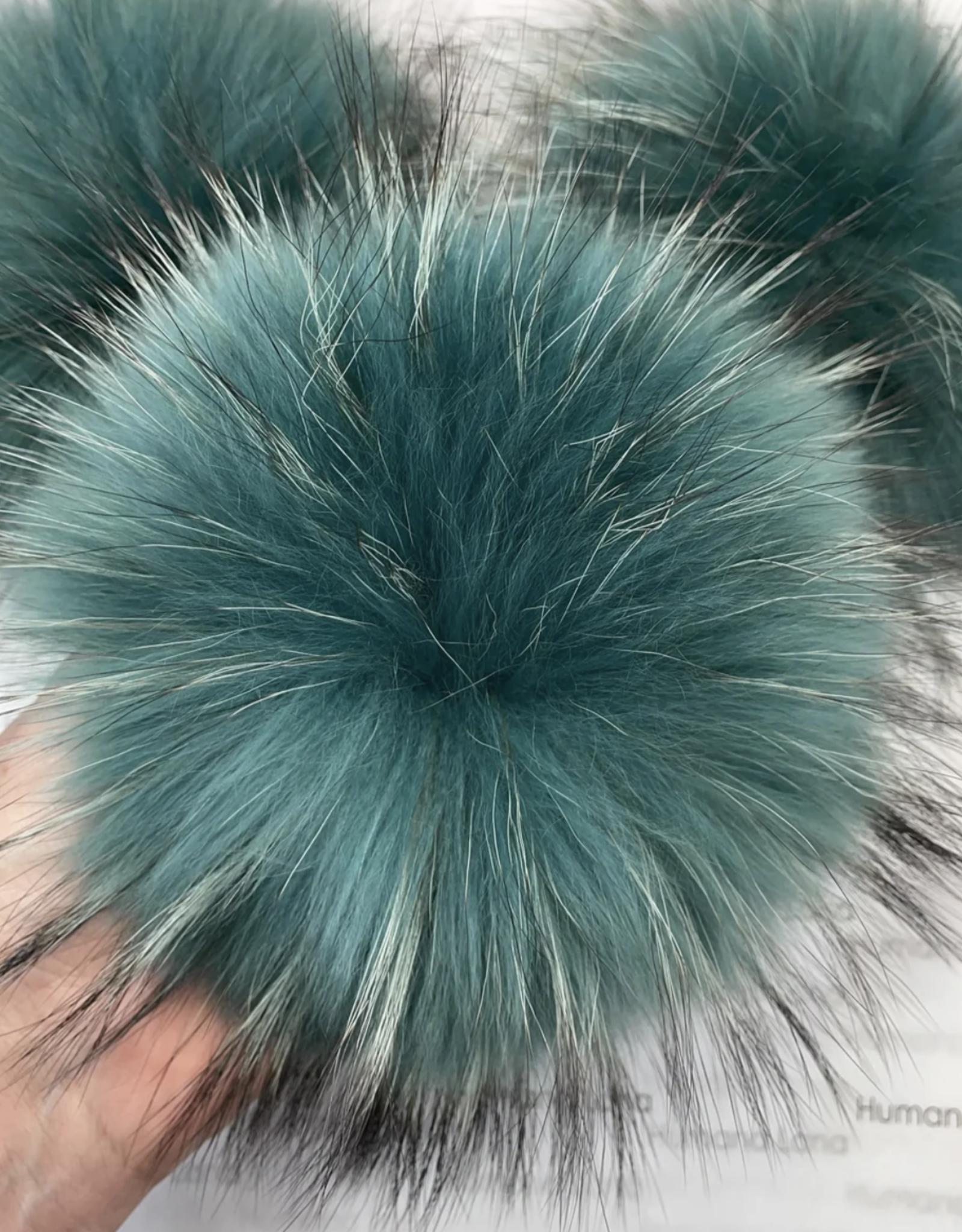 Humana Lana Racoon Fur pine green 17-18 cm
