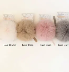 Faux Luxe Pom Pom XL 15 cm white