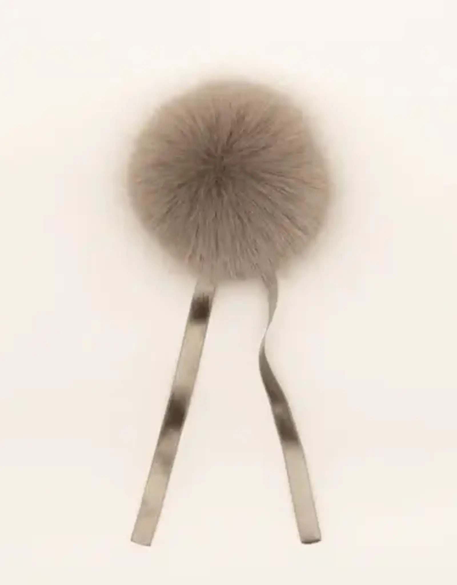 Ikigaifiber Faux Fur Pom Poms luxe grey