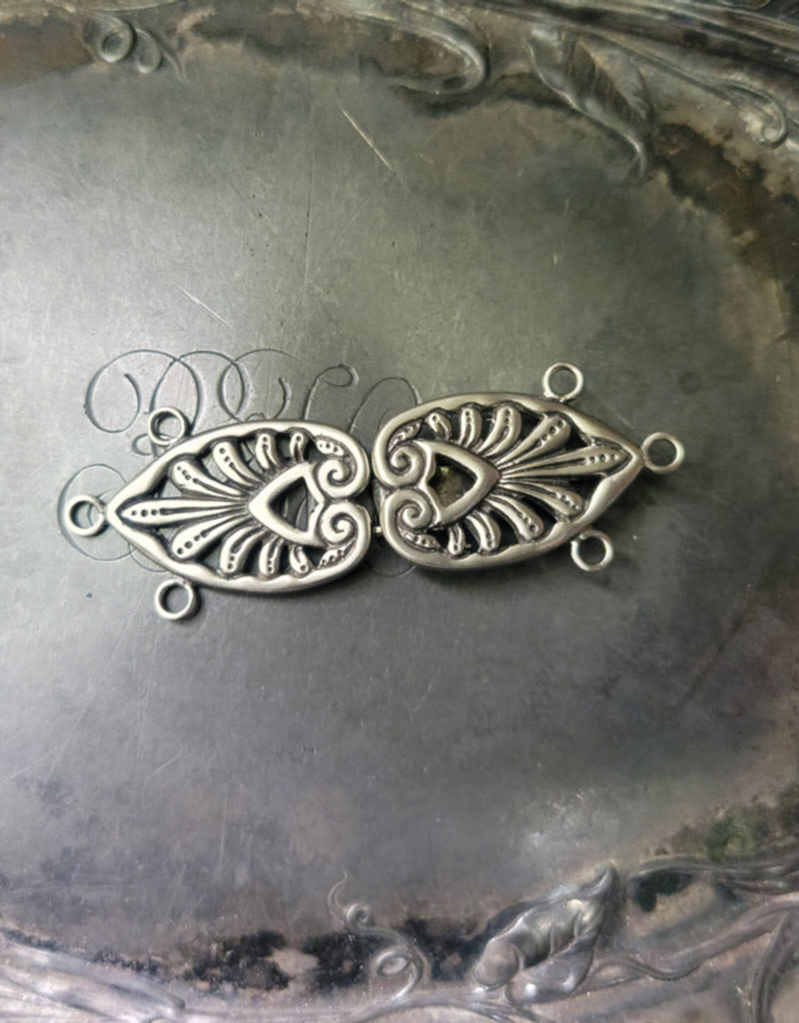 Jul Corinthian Palm Hook and Eye Clasp
