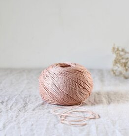 De Rerum Natura Antigone macaron