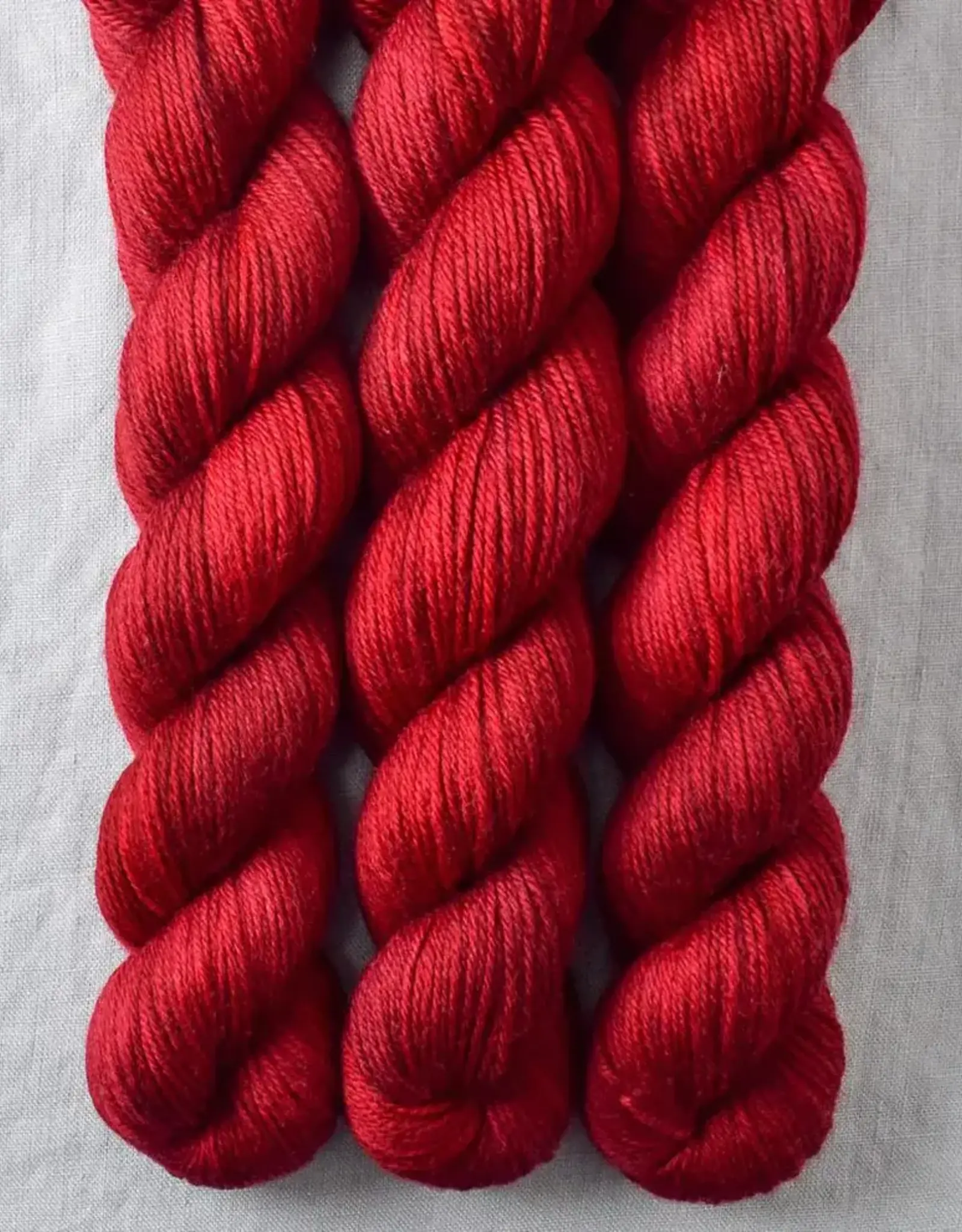 Miss Babs Yowza Mini dark andromeda
