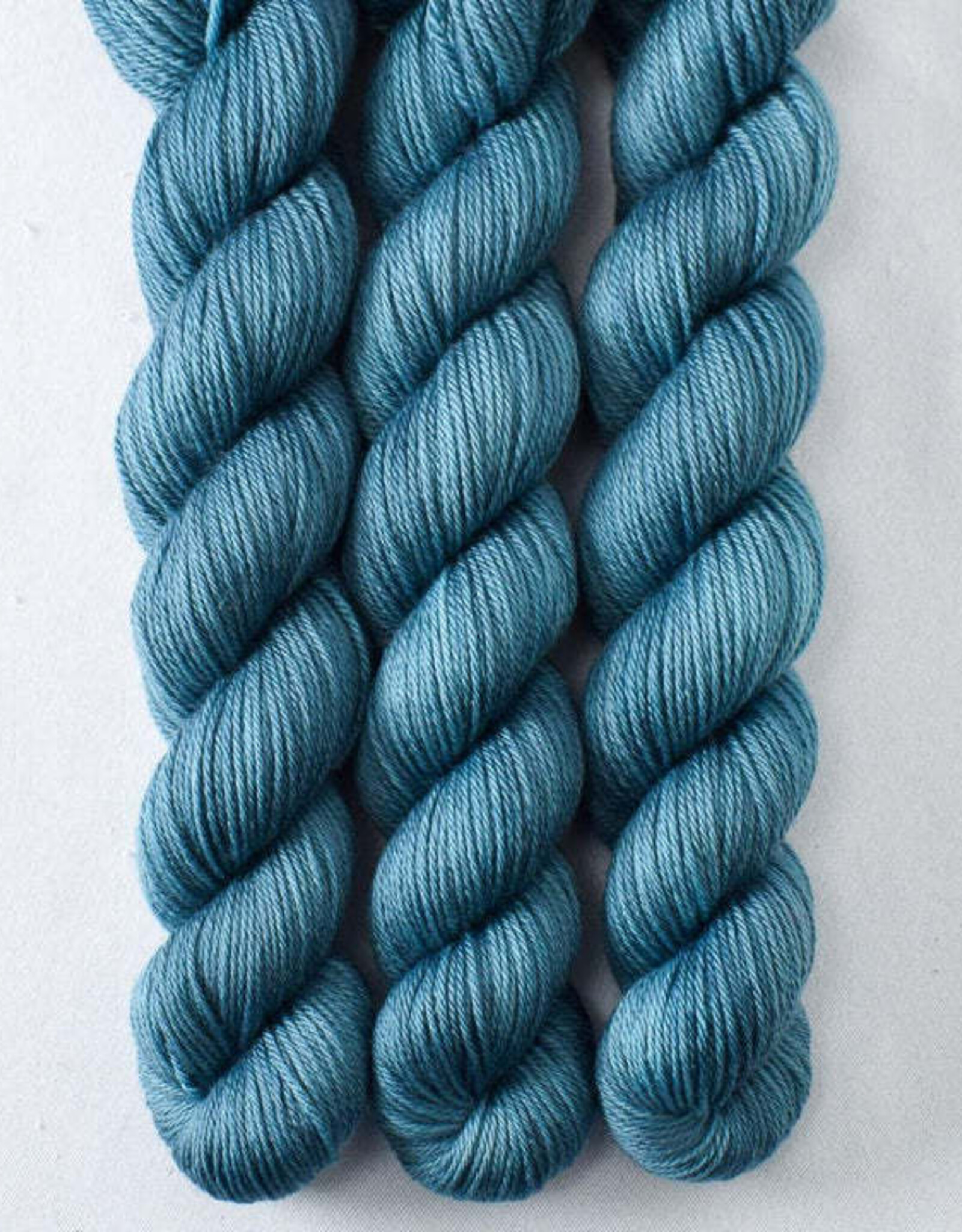 Miss Babs Yowza Mini blue ocean