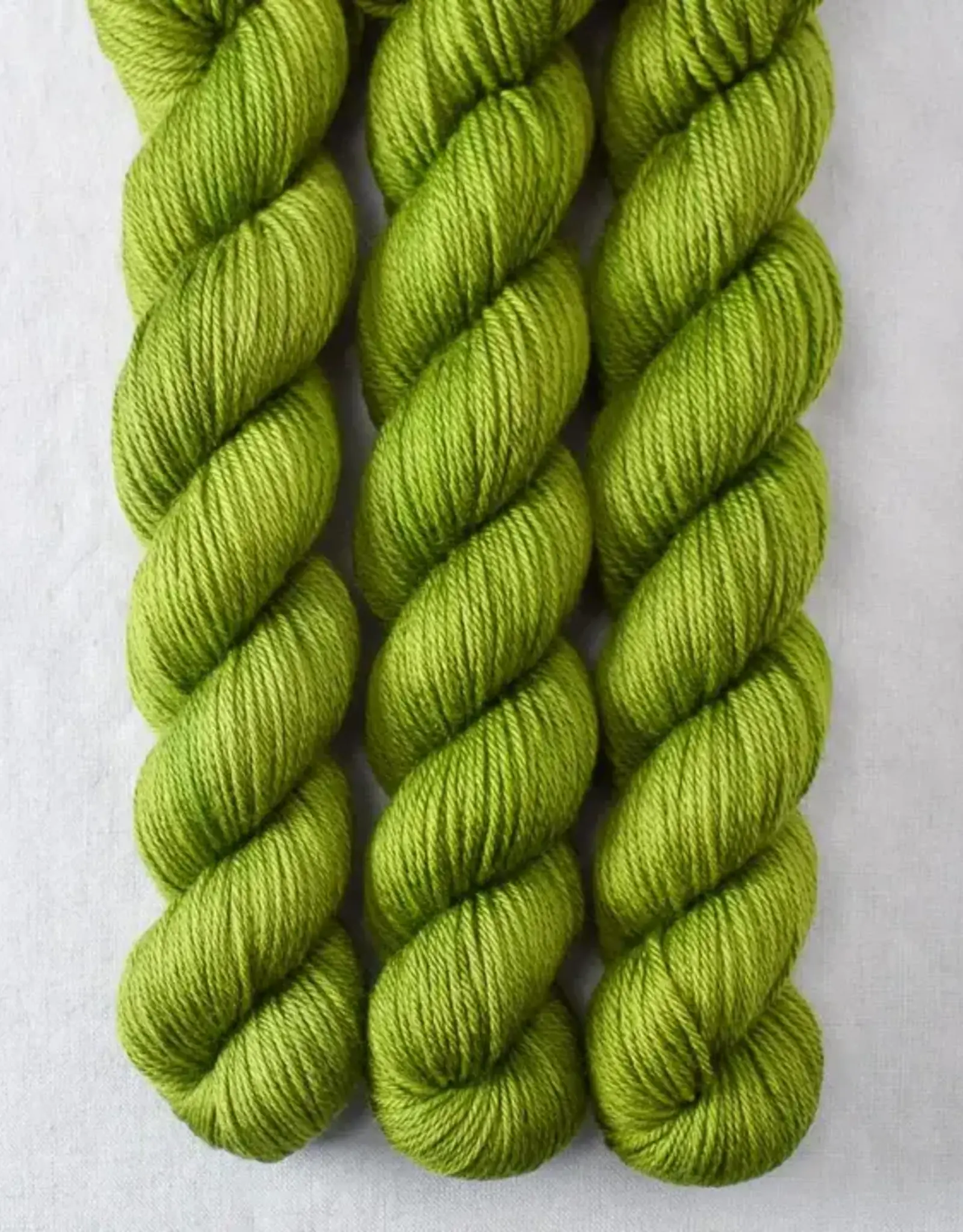 Miss Babs Yowza Mini dragon claw