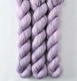 Miss Babs Yowza Mini valiant grapes