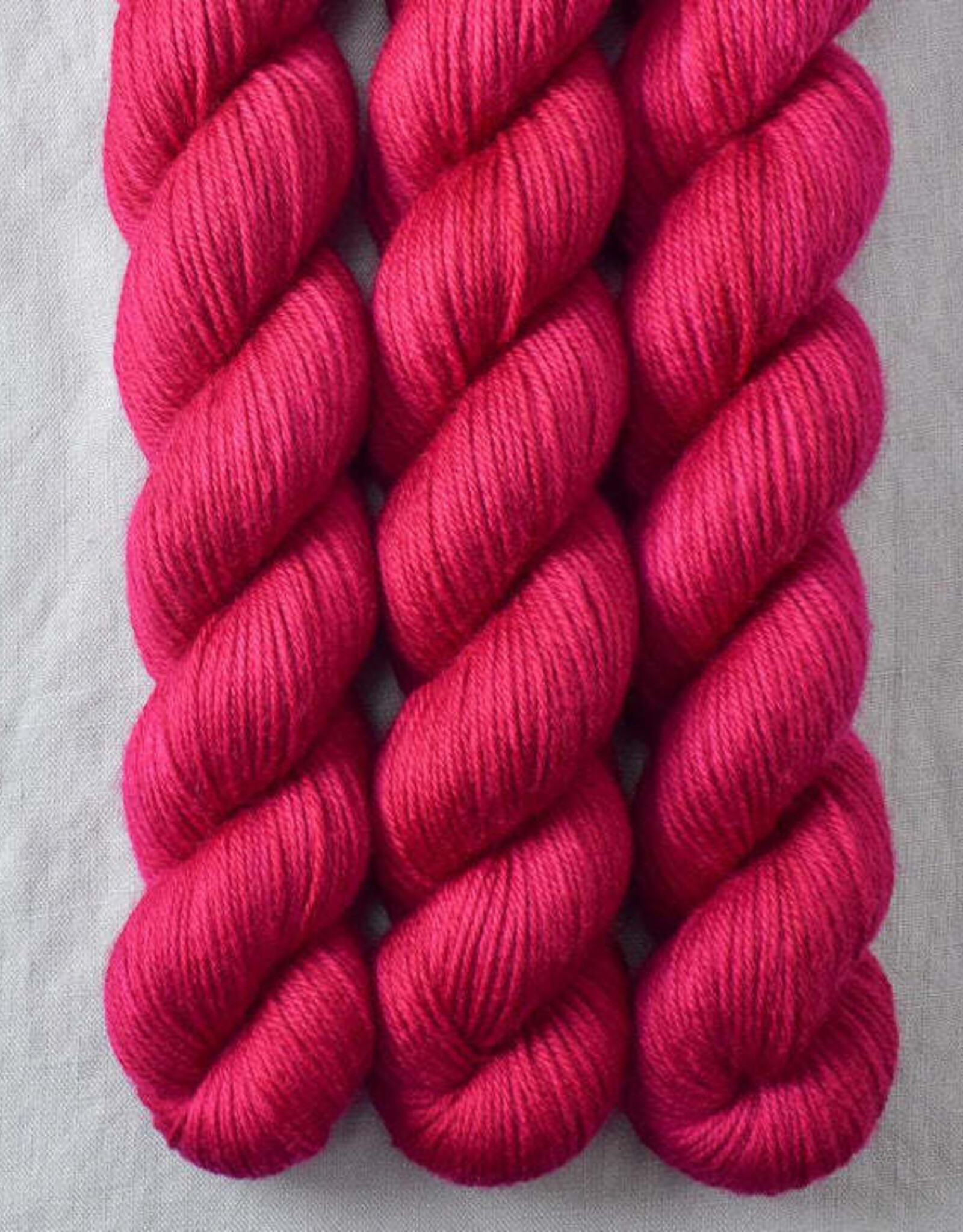 Miss Babs Yowza Mini dark cassiopeia