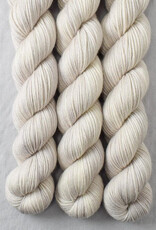 Miss Babs Yowza Mini white peppercorn