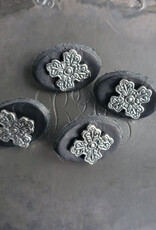 Jul Acanthus Cross Stud Buttons set of 4