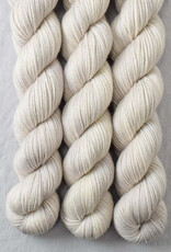 Miss Babs Yowza Mini white peppercorn