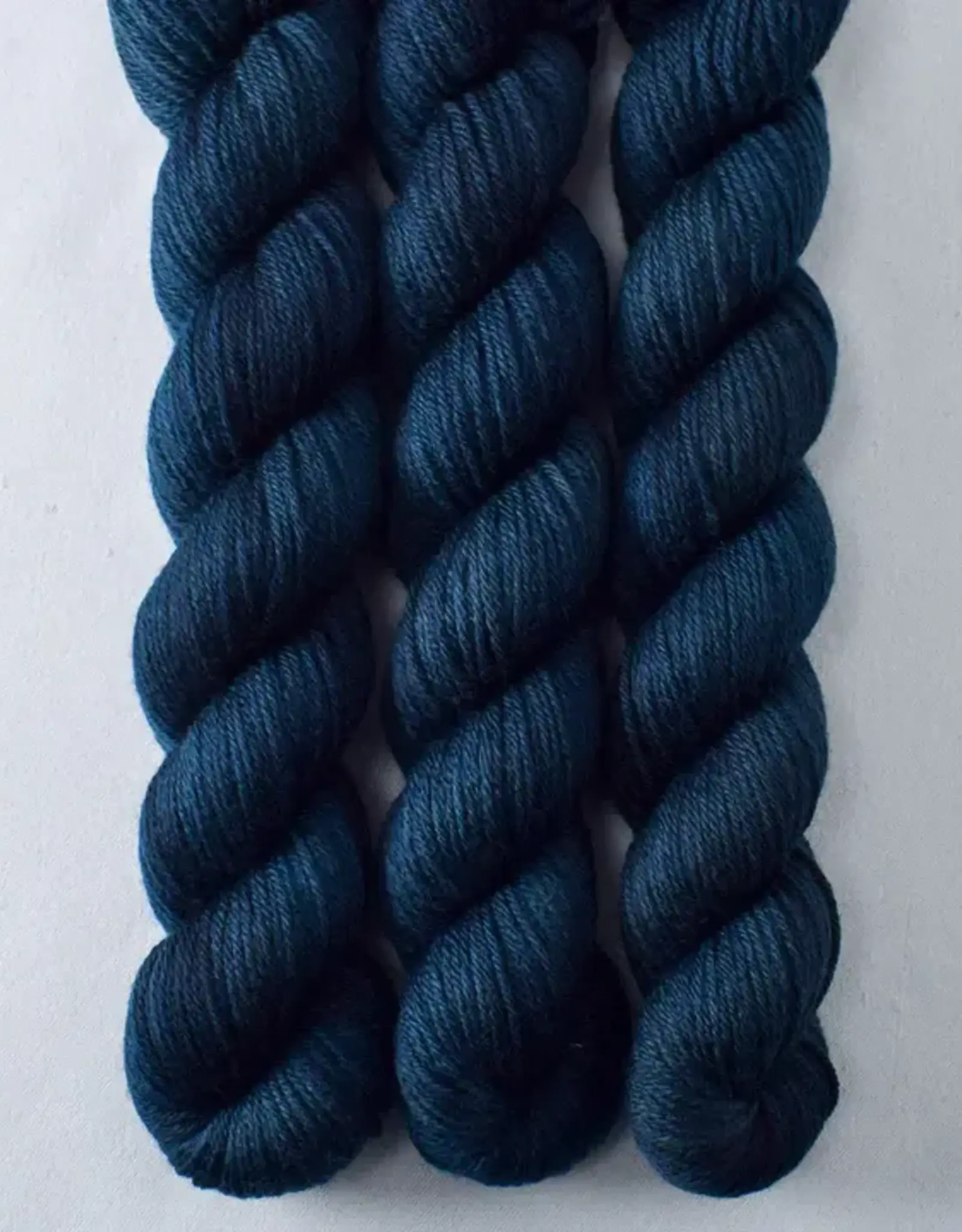 Miss Babs Yowza Mini dark perseus