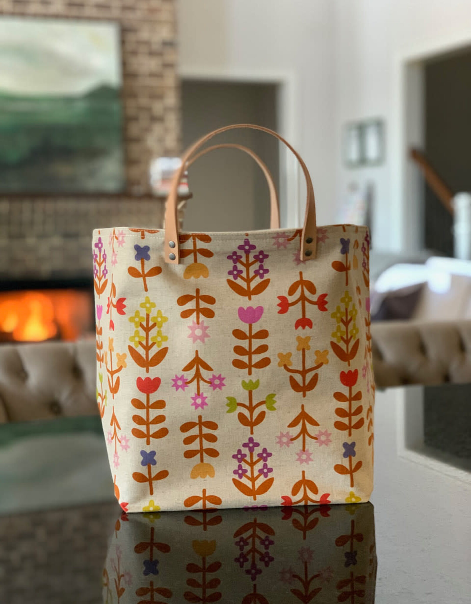 65 South Favorite Flowers Natural Bucket Bag