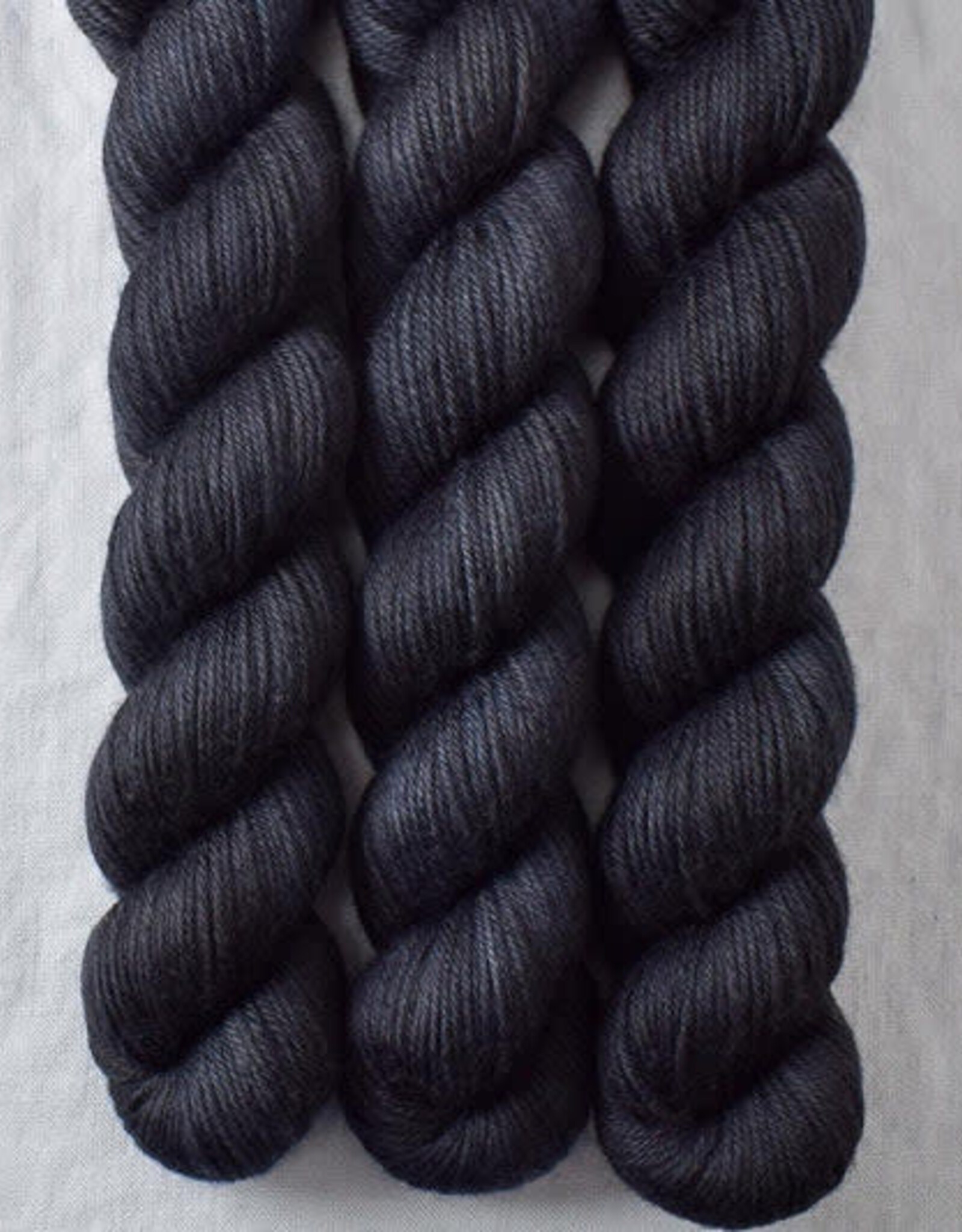 Miss Babs Yowza Mini obsidian