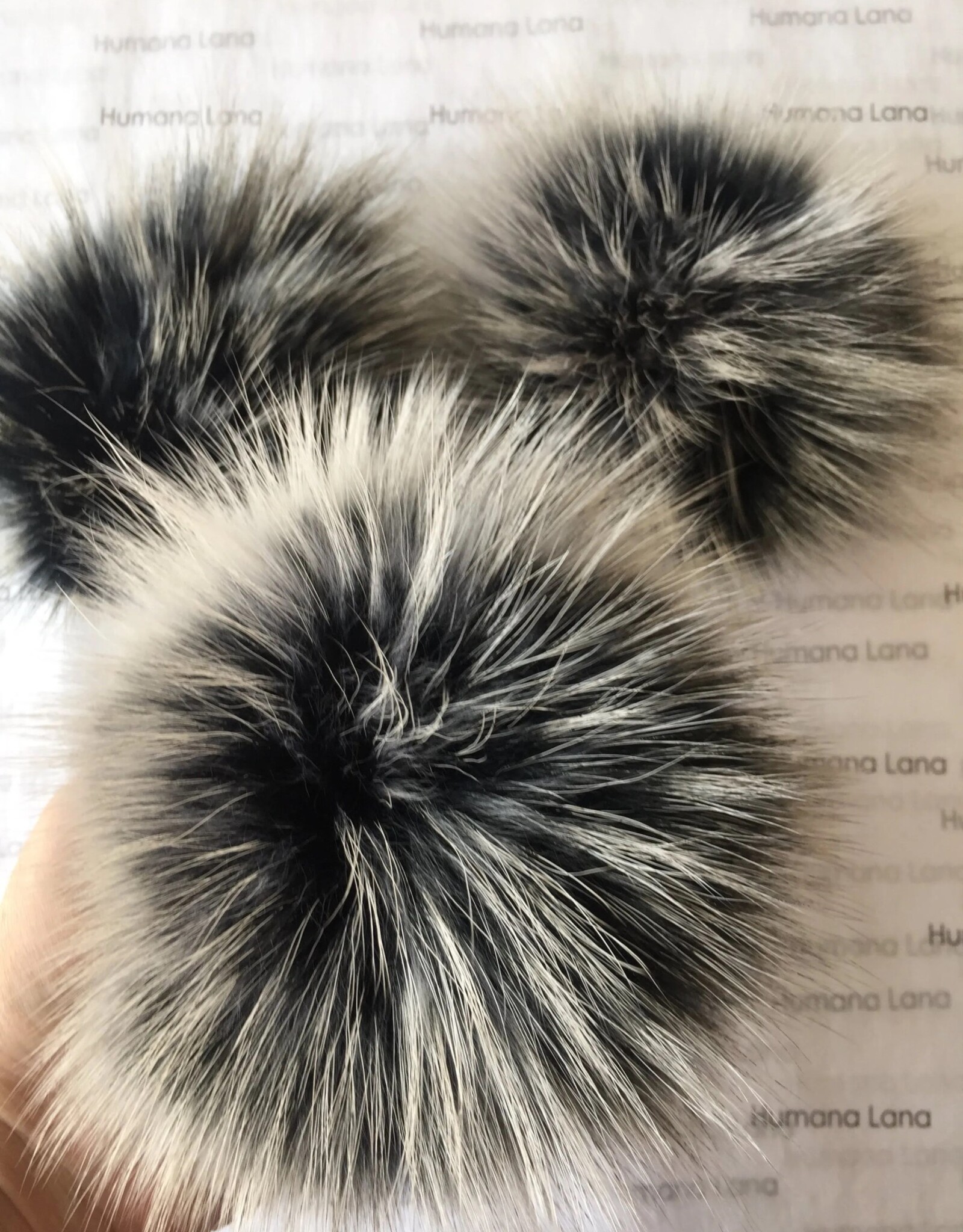 Humana Lana Racoon Fur black and white