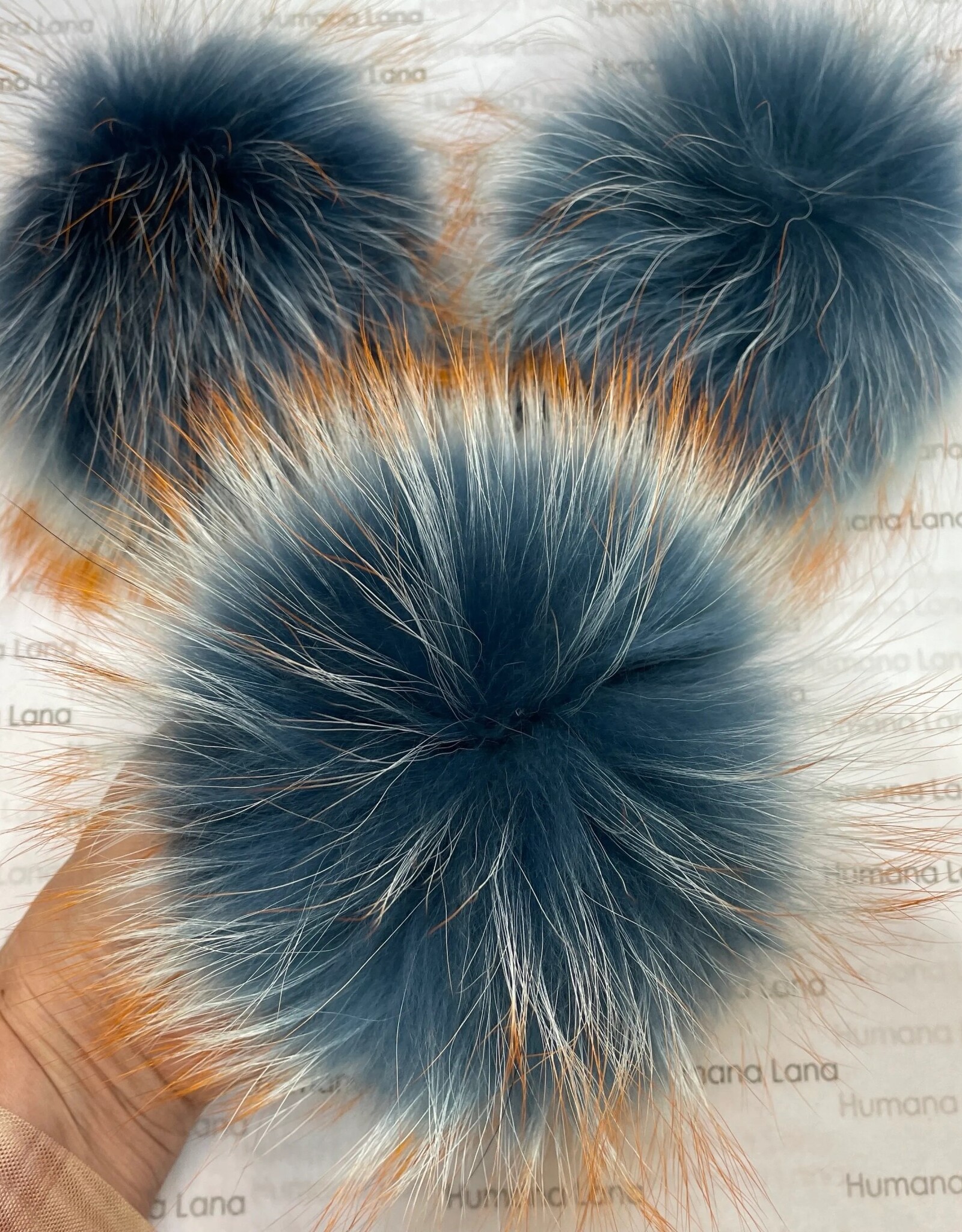 Humana Lana Racoon Fur steel blue with reddish tips