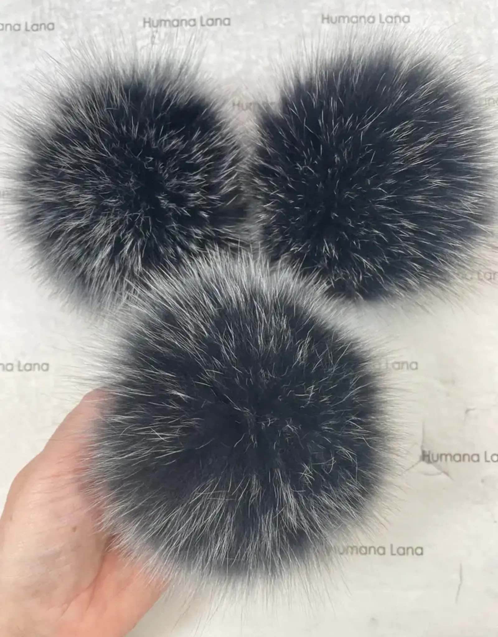 Humana Lana Fox Fur black with white tips 13-14 cm