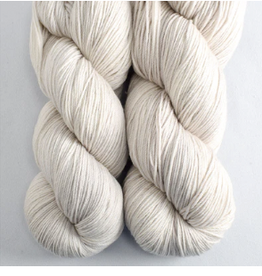 Miss Babs Yowza white peppercorn