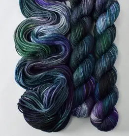 Miss Babs Yowza Mini iris jubilee