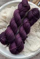 On The Round Cottage DK aubergine